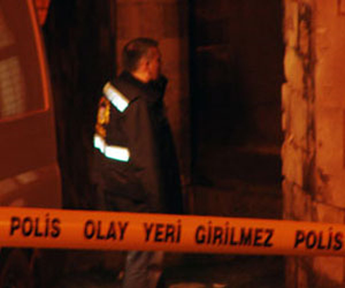 Silvan\'da Adliye Lojmanlarına Saldırı