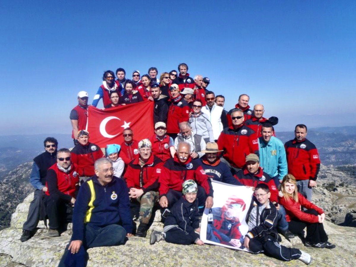 Sökeli Dağcılar Şehitlerin Anısına Beşparmak'a Tırmandı