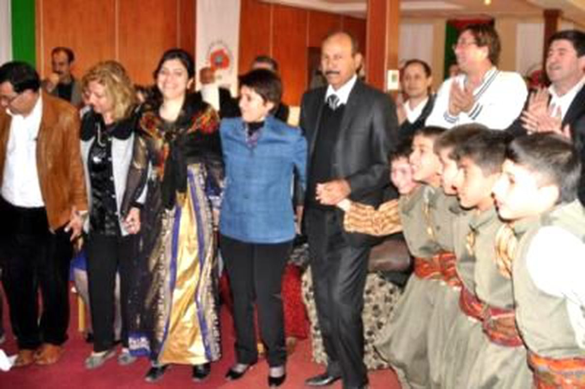 Sur, Çanakkale ve Ramallah Belediyesi'nden Kardeşlik Halayı
