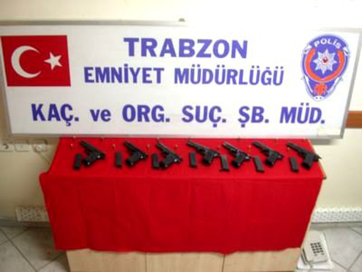Trabzon\'da Sigara ve Silah Kaçakçılığı\'na Darbe