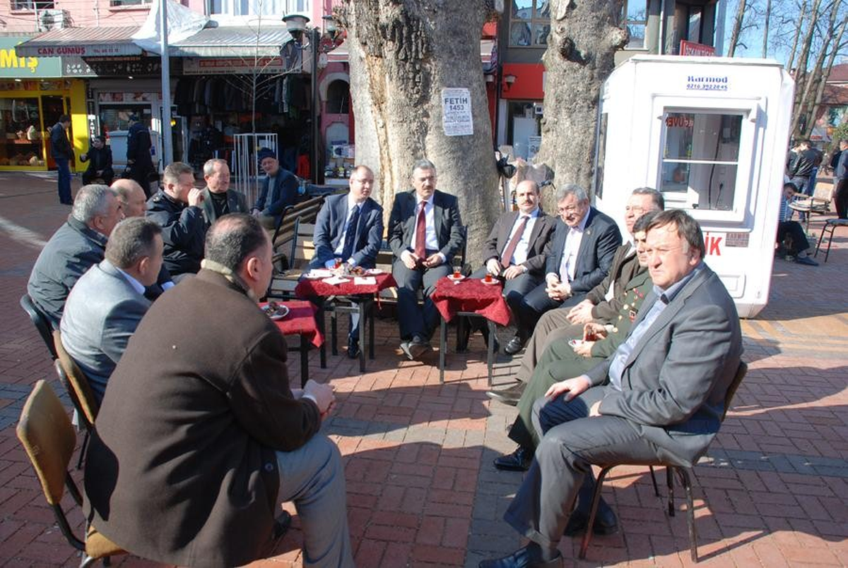 Vali Erol Ayyıldız, Çaycuma\'da Esnaflarla Sohbet Etti