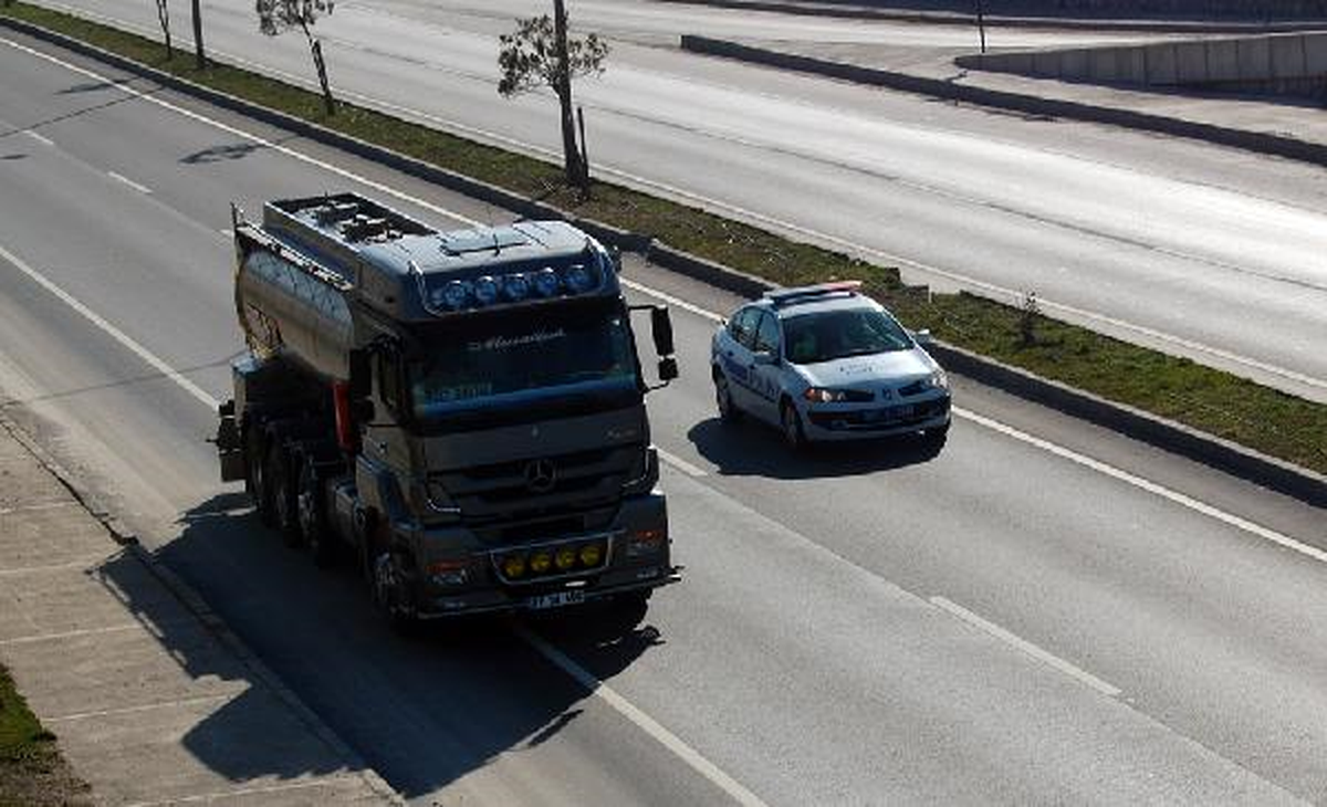 Yalova\'da Endüstriyel Kaza Tatbikatını Gerçek Sandılar