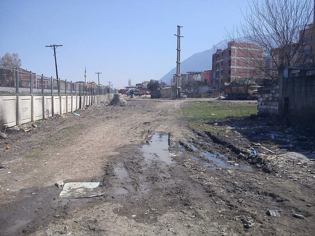 Yeni Mahalle Moloz Yığınlarından Temizlendi