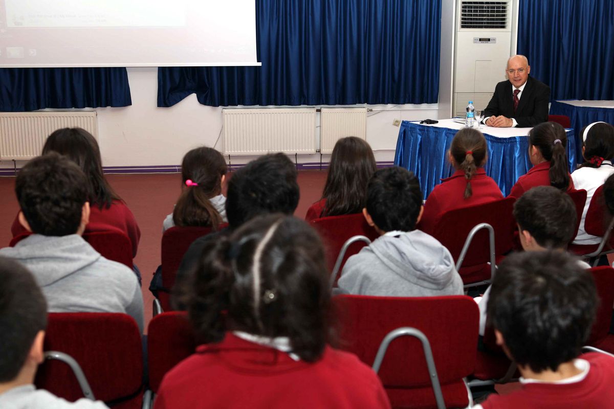 Yenimahalle Belediye Başkanı, Bilkent\'te Öğrencilerle Bir Araya Geldi