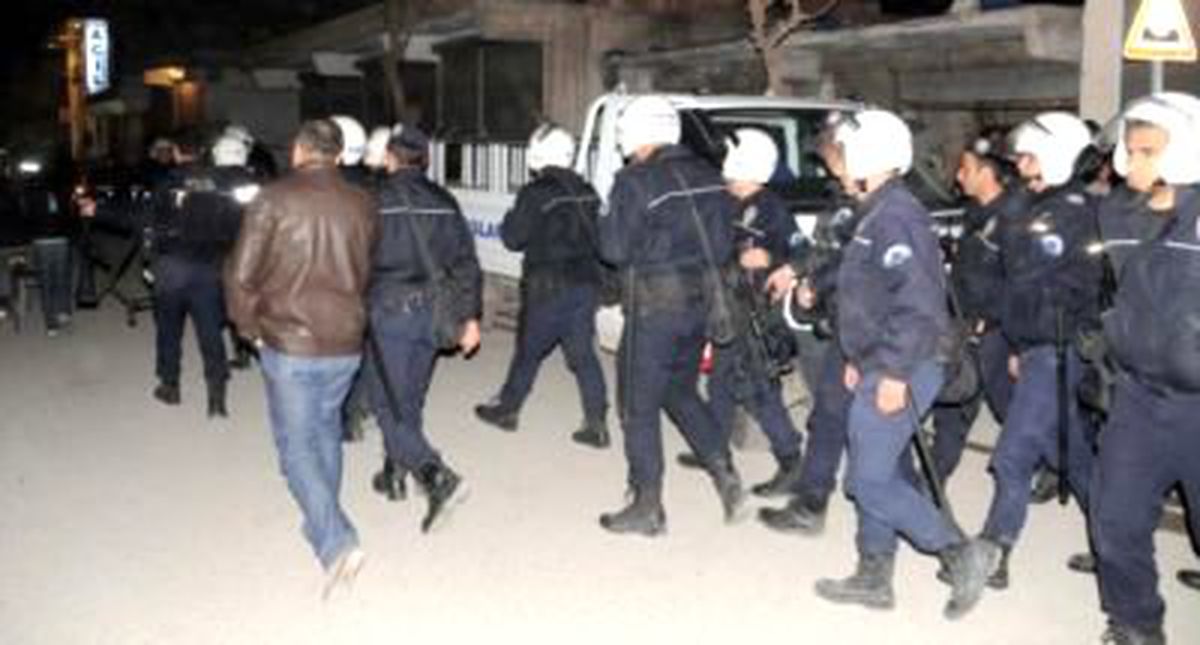 Yol Eylemi Polisi Alarma Geçirdi