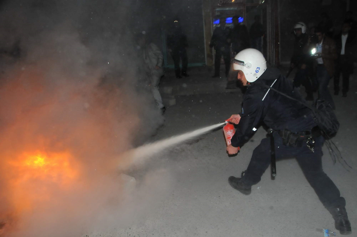 Yolun Yapılması İçin Yolu Kapattılar