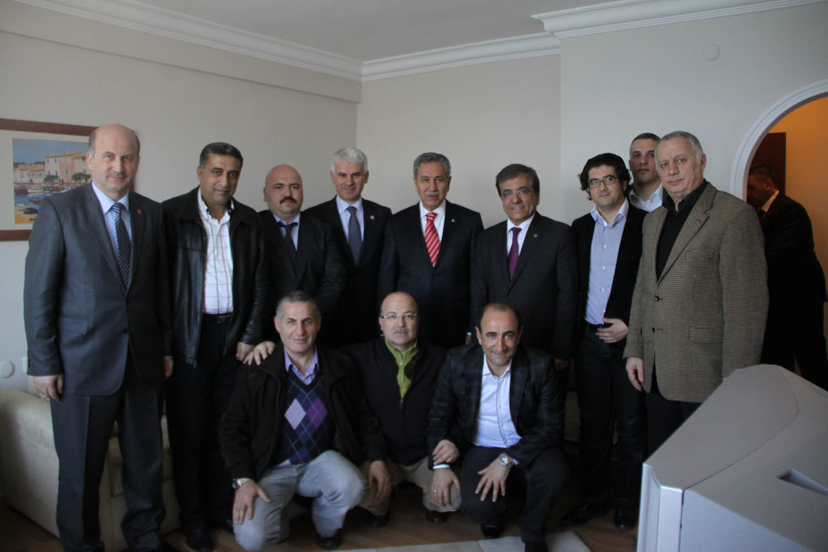 AK Parti Bursa Teşkilatı, Çanakkale\'de Bülent Arınç ile Buluştu