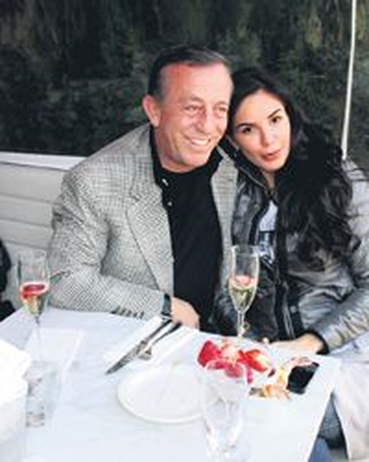 Ali Ağaoğlu\'ndan Şampanyalı Kahvaltı