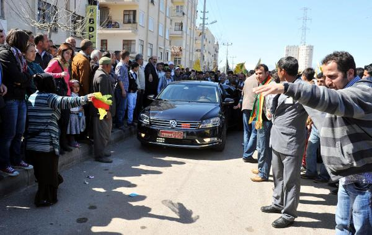 BDP\'li Kaplan: \'Bayramı Kutlamak İçin Sultan Efendilerinin Fetvasını mı Bekleyeceğiz?\'