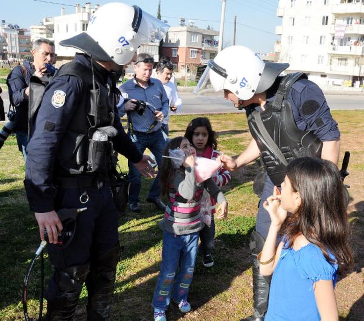 BDP\'li Kaplan.Bayramı Kutlamak İçin Sultan Efendilerinin Fetvasını mı Bekleyeceğiz? (3)...