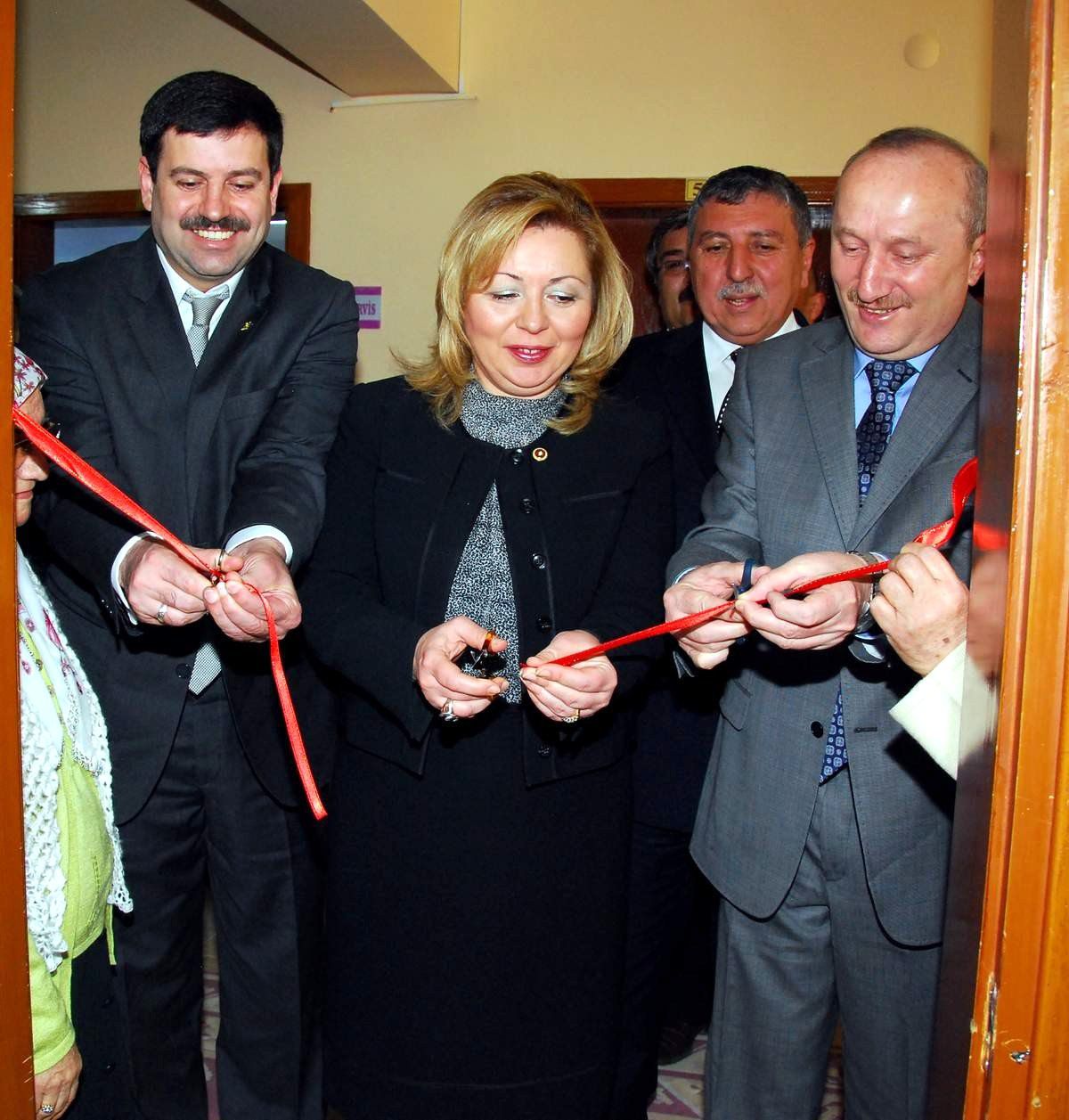 Eskişehir\'de Huzurevinde Kalan Yaşlılardan El Sanatları Sergisi
