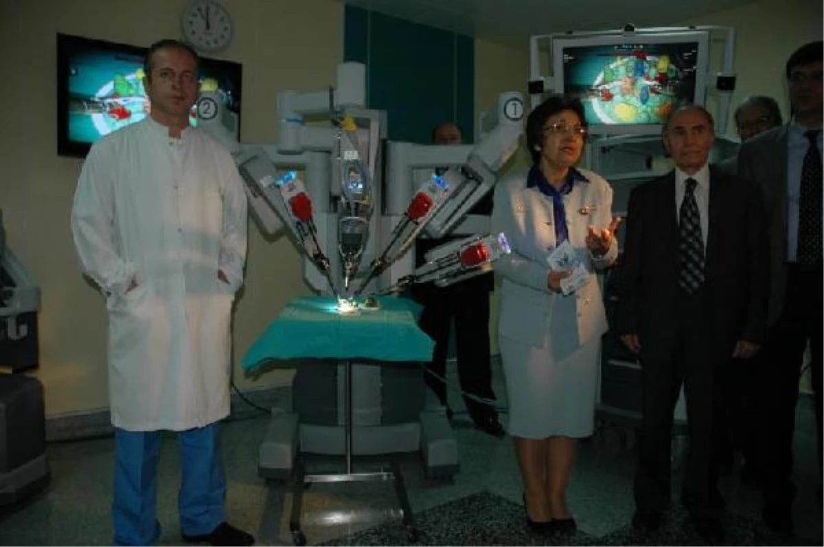 Hastaya Dokunmadan Robotla Ameliyat