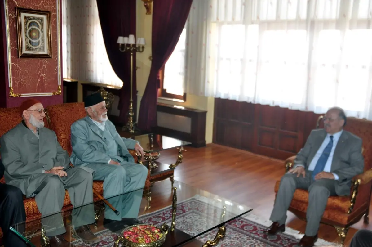 Huzurevi'nde Kalan Yaşlılar Vali Kolat'ı Ziyaret Etti