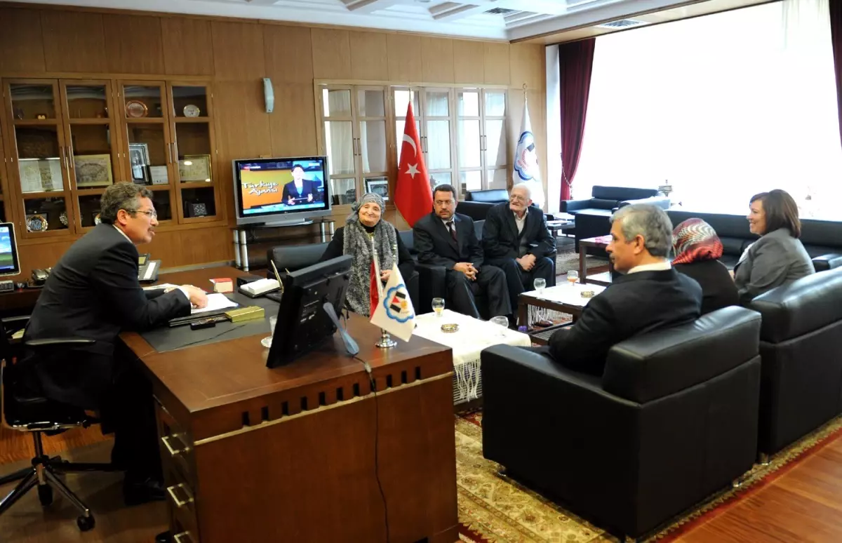 Huzurevi Sakinleri Başkan Poyraz\'ı Ziyaret Etti