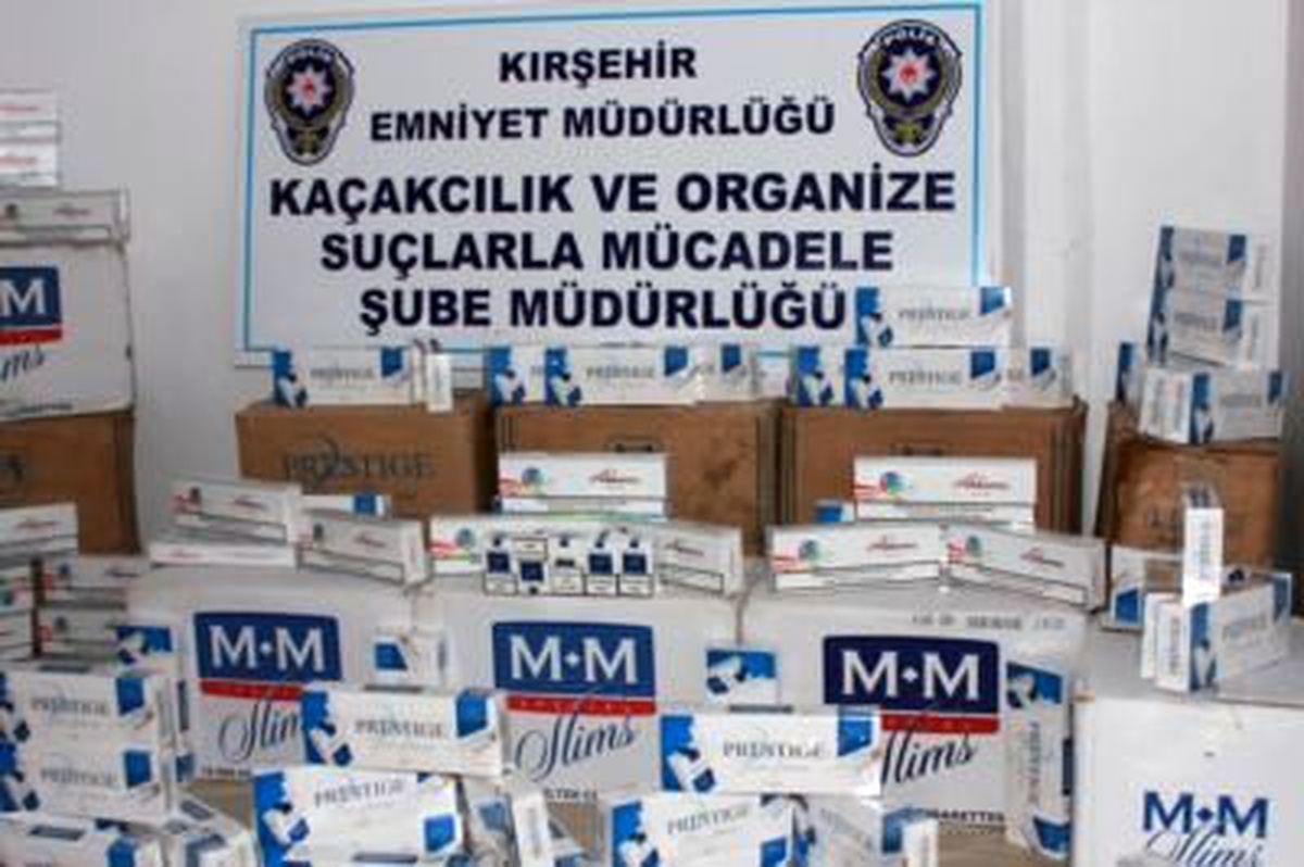 Kaçak Sigaraları Çocuklarının Valizine Sakladı