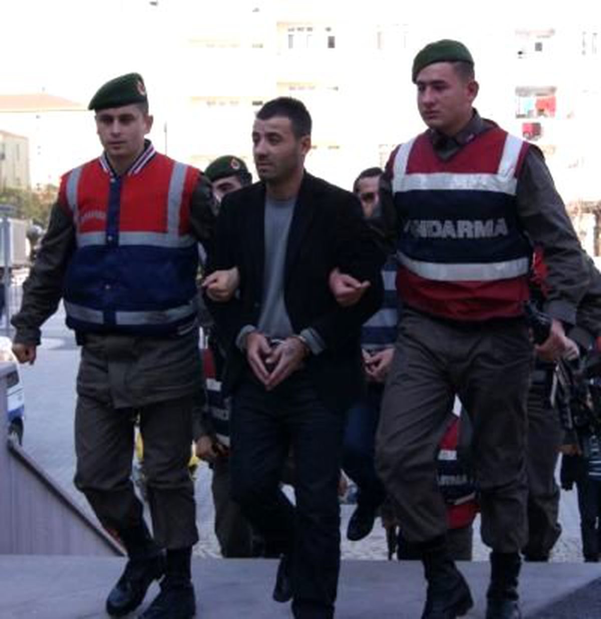 Gözaltına Alınırken İntihar Etti