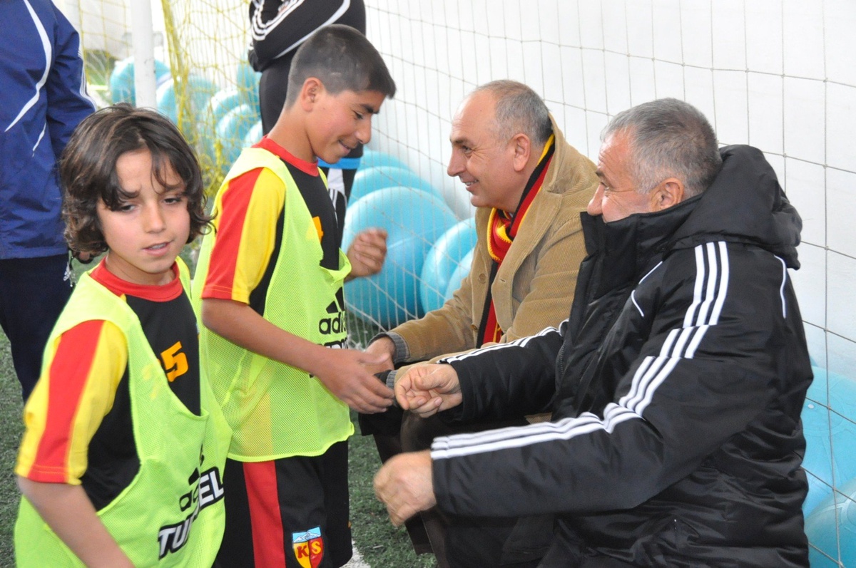 Kayserispor Yıldız Adayını Kadrosuna Kattı