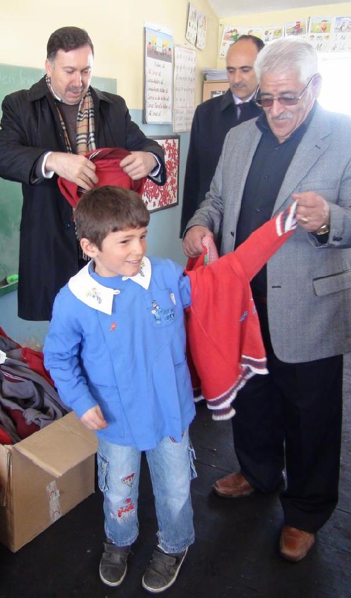 Kıyafet Yardımına Kardan Adamla Teşekkür