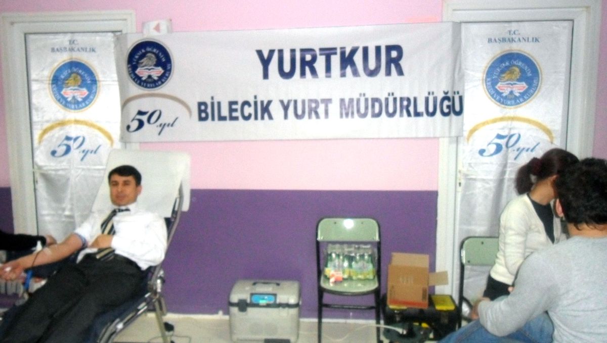 Öğrencilerden Kan Bağışı