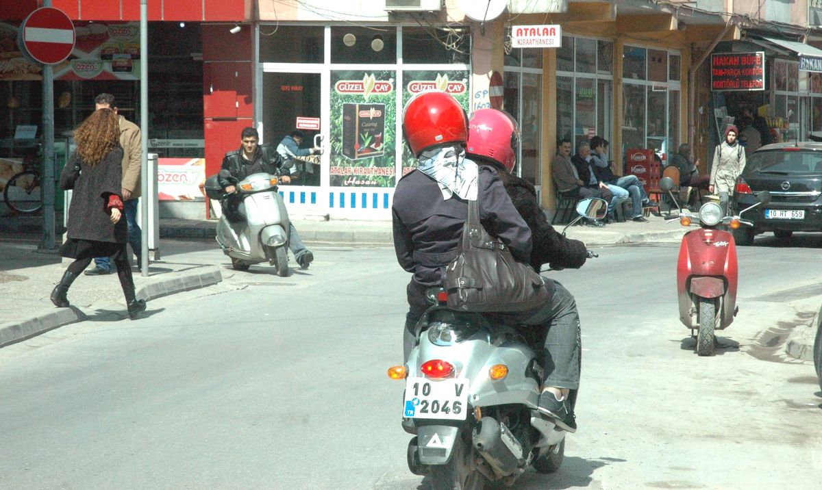 (Özel Haber) Bayanlar Motorsiklet Kullanımında Kurallara Daha Duyarlı