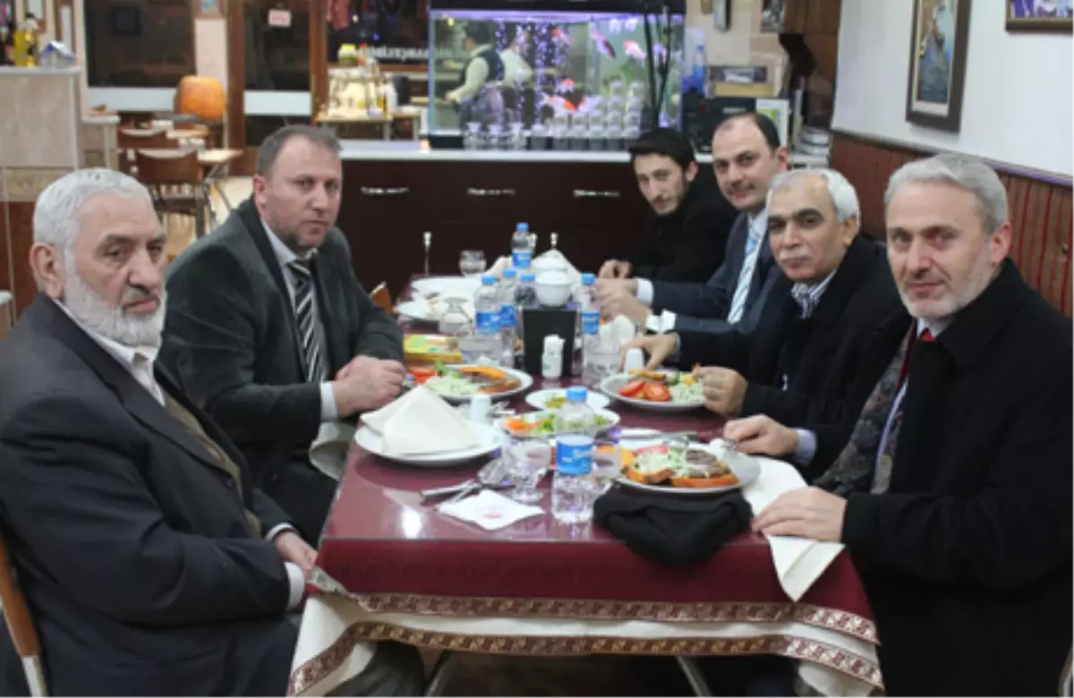 Tarihçi Mustafa Turan Köfteci Hacı Bekir\'de