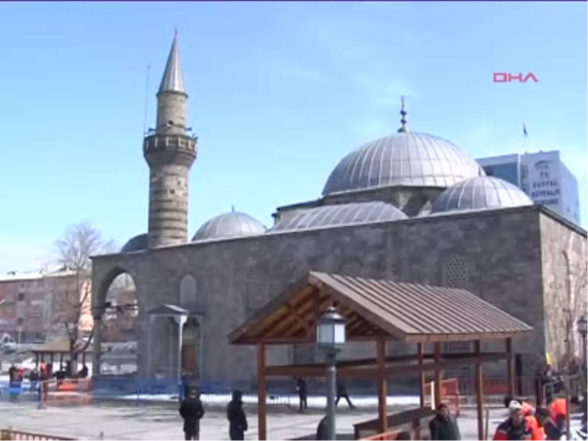 20 Bin Kişiyle Şehidini Uğurladı