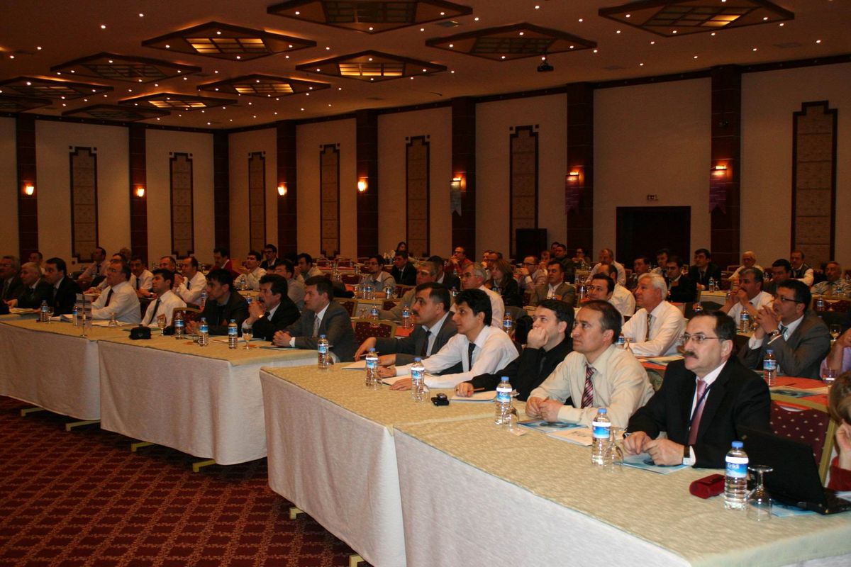 Afyonkarahisar\'da Bilişim Zirvesi 2012 Semineri