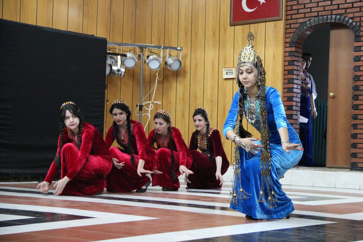 Ardahan\'da Nevruz Ateşini Başkan Köksoy Yaktı