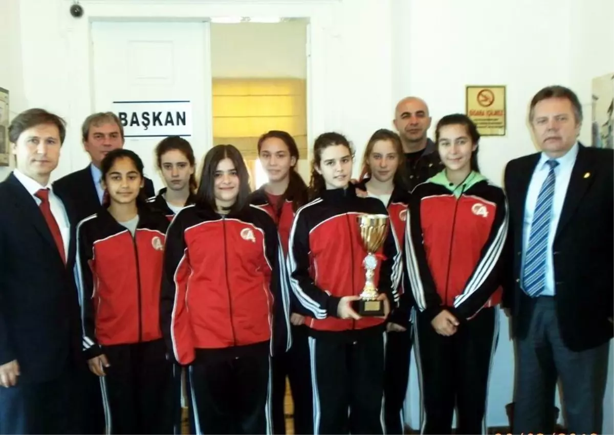 Ayvalık'ın Basketboldaki Gururu Öğrenciler Türközenle Buluştu