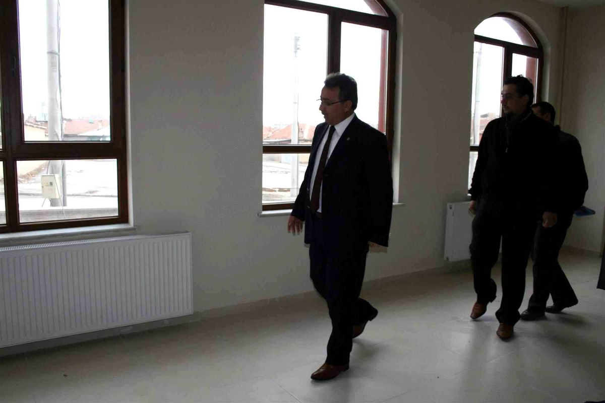 Başkan Hançerli'den Belediyeye Ait Okulda İnceleme