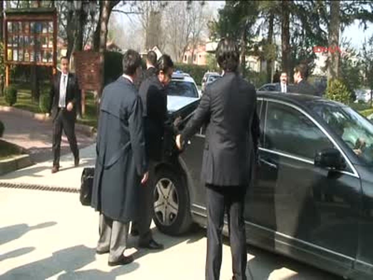 Davutoglu: Ortadoğuda Mehzep Çatışmalarına İzin Vermeyiz
