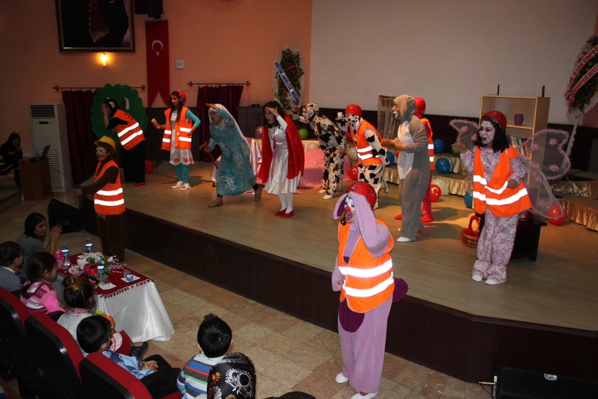 Deprem Konulu Çocuk Oyunu Erzincan\'da Sergilenecek