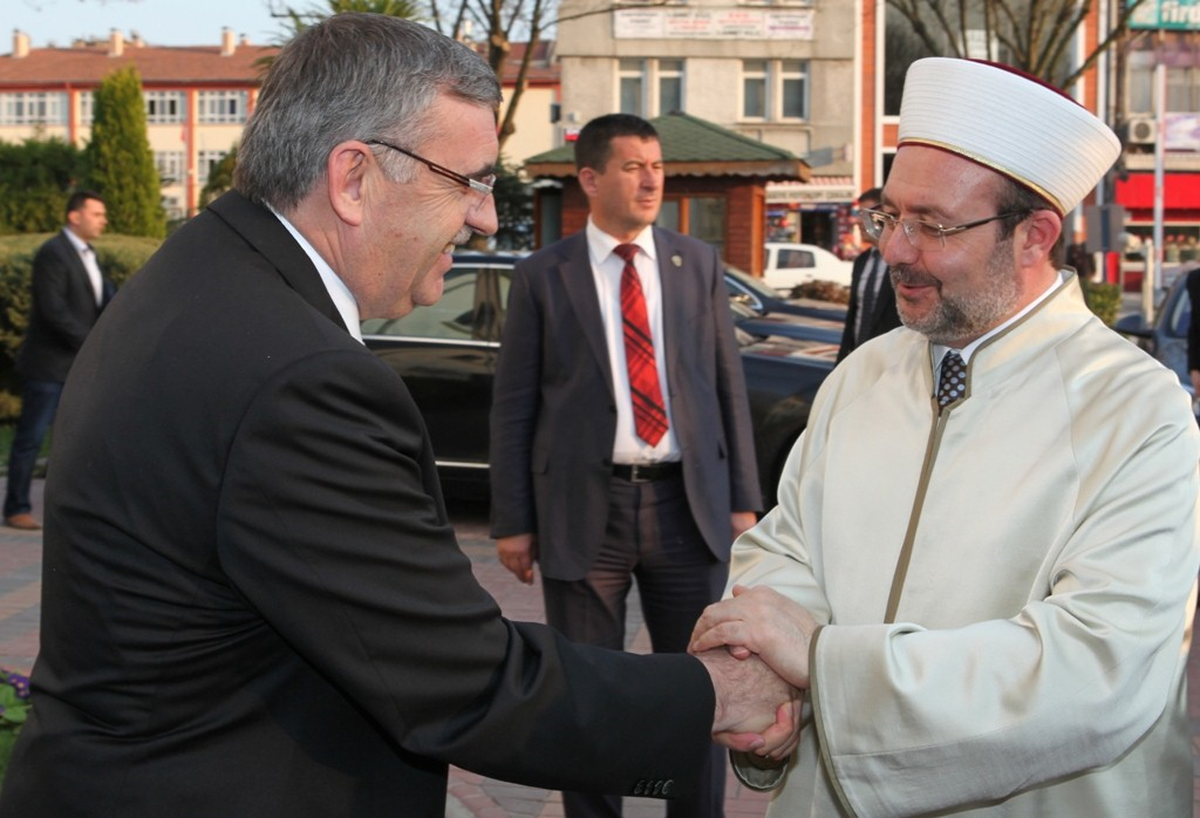 Diyanet İşleri Başkanı Mehmet Görmez, Sakarya Büyükşehir Belediyesi\'ni Ziyaret Etti