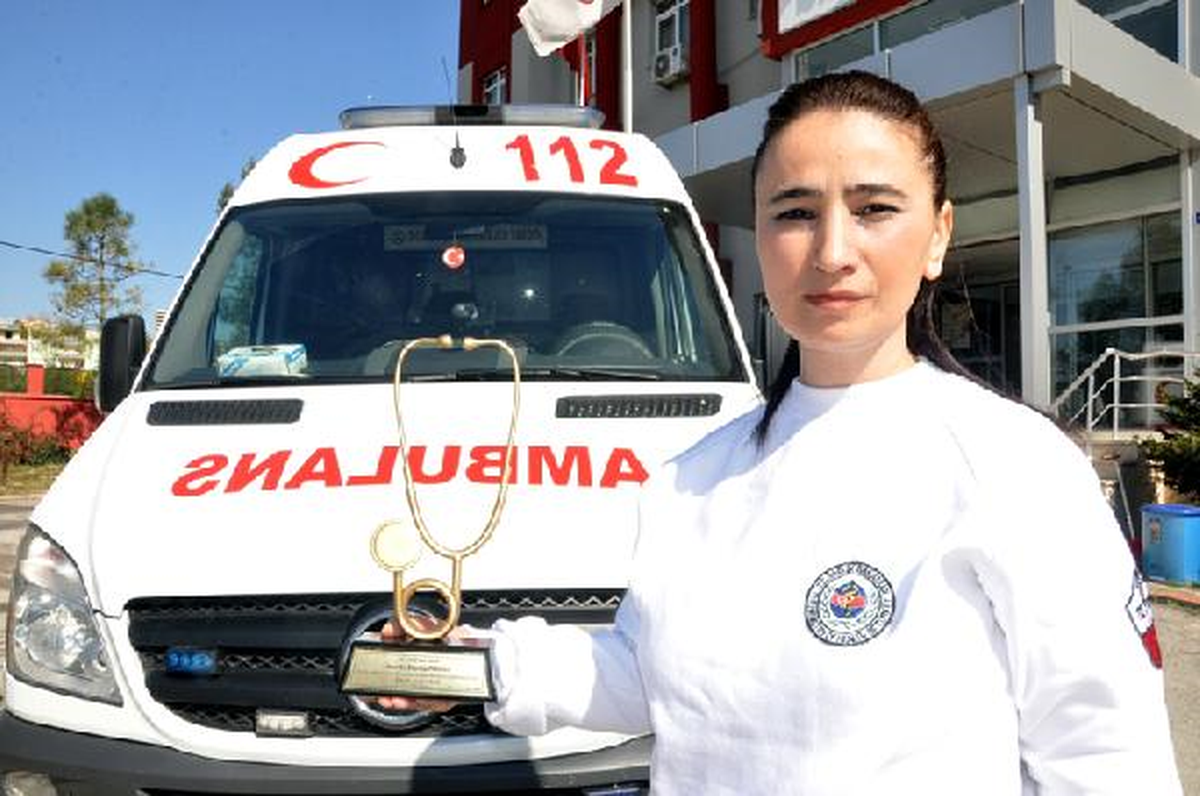 Dövüldü, Yılın Doktoru Oldu