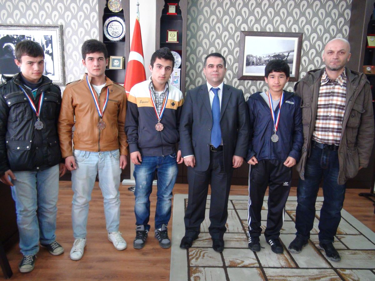 Genç Boksörlerden Başkan Aksoy\'a Ziyaret