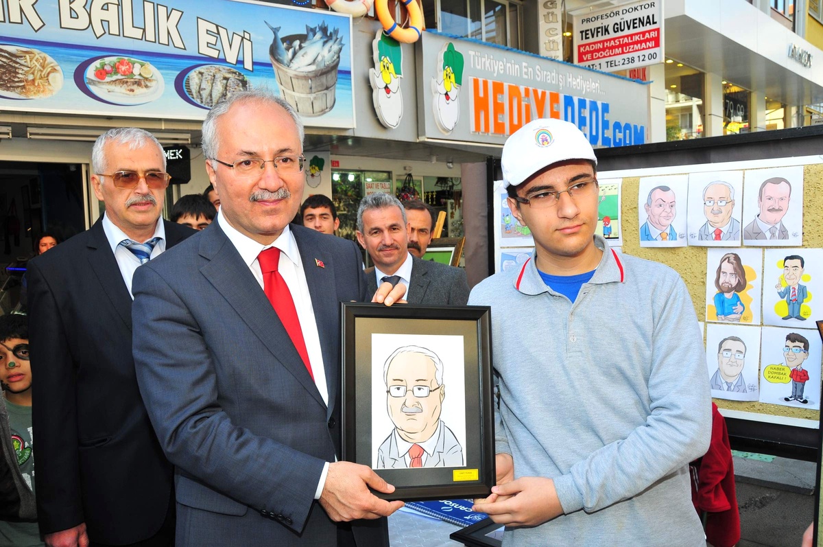 Güzel Sanatlar ve Spor Lisesi Öğrencilerinin Sokak Etkinliği