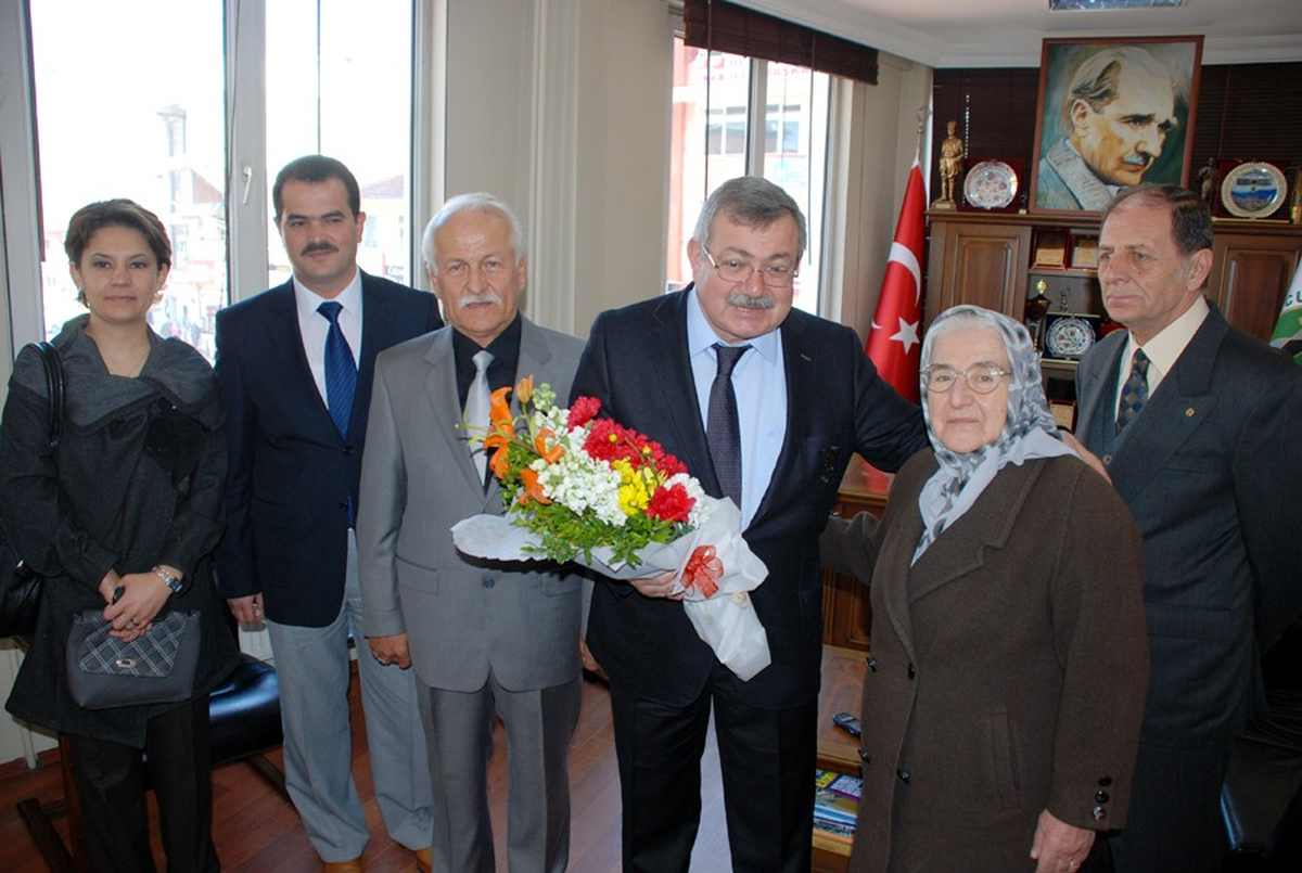 Huzur Evi Sakinlerinden Başkan Gülşen\'e Ziyaret