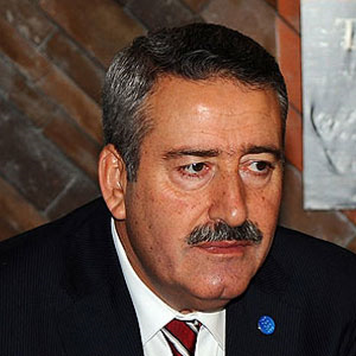 İzmir Valisi Kıraç, Kardeşine 'Can' Oldu