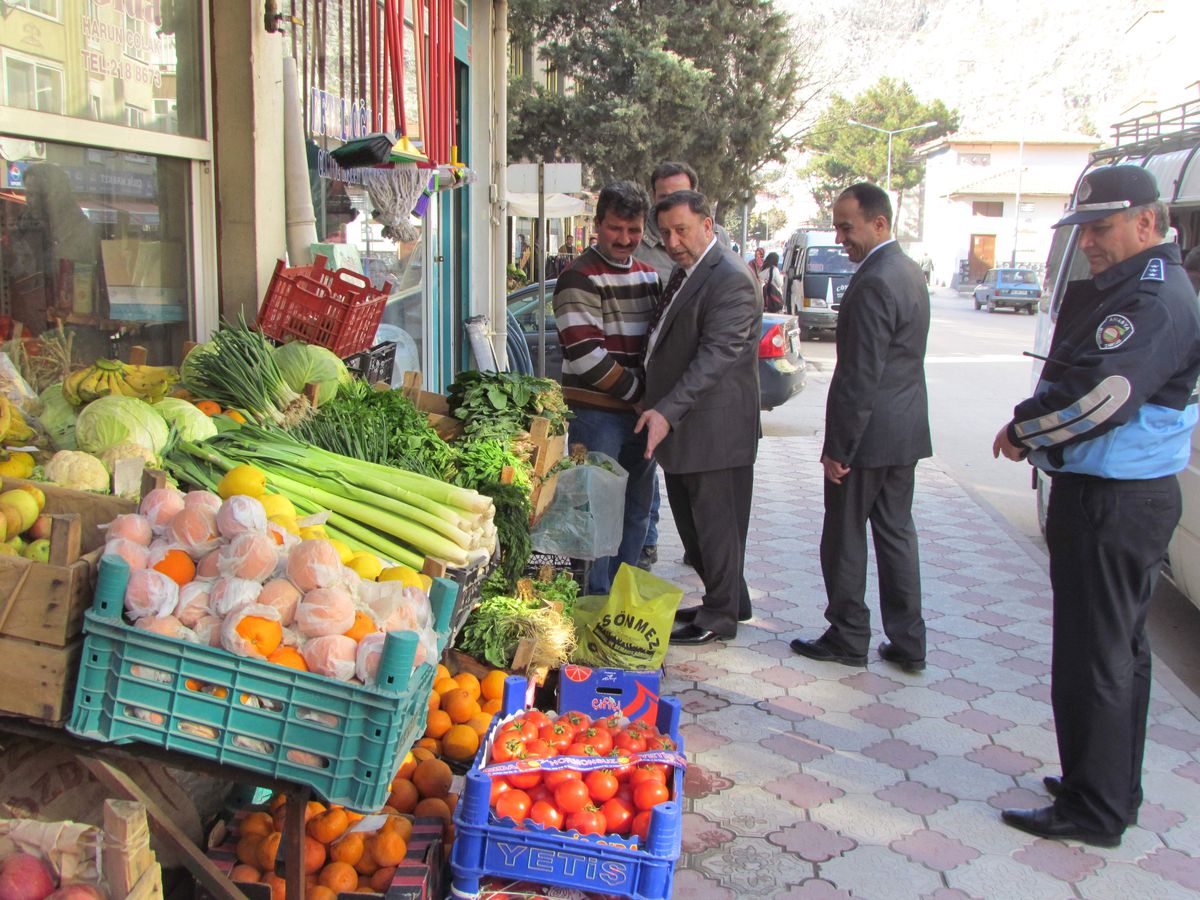 Kaldırım İşgal Eden Esnafa Kırmızı İkaz