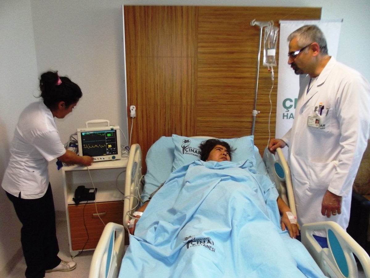 Karnından 7,5 Kilogram Ur Çıktı