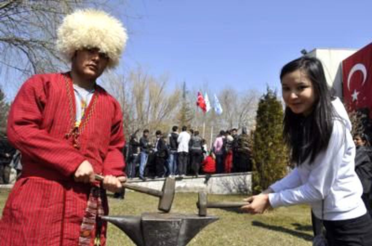 Kayseri\'de Nevruz Ateşi Yakıldı