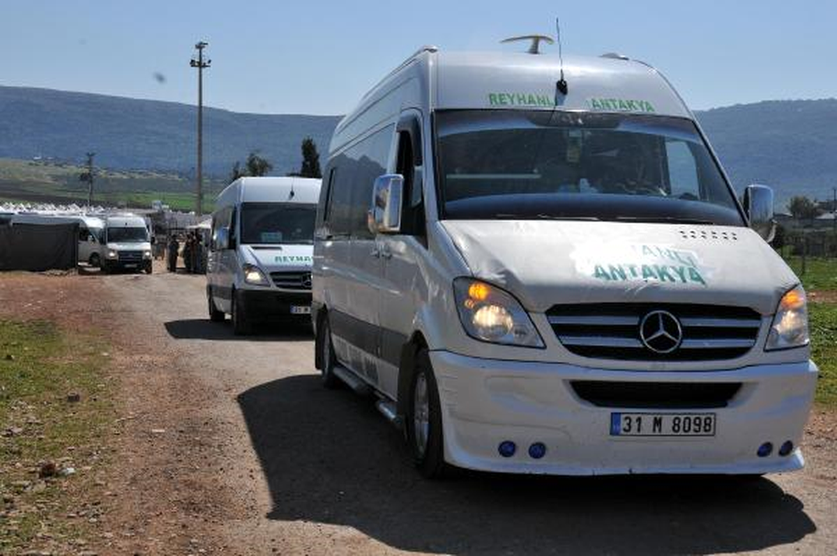 Kilis ve Gaziantep\'e 2 Bin Suriyeli Gönderildi
