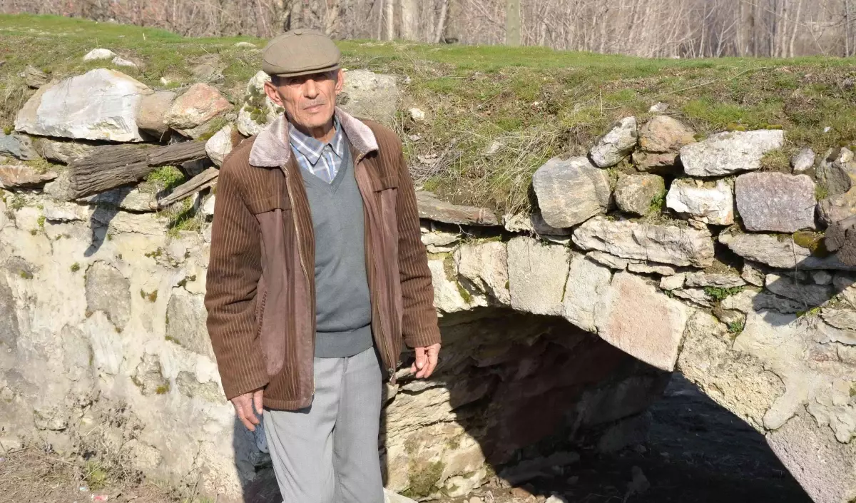 Koruma Altına Alınan 300 Yıllık Tarihi Köprü Kaderine Terk Edildi