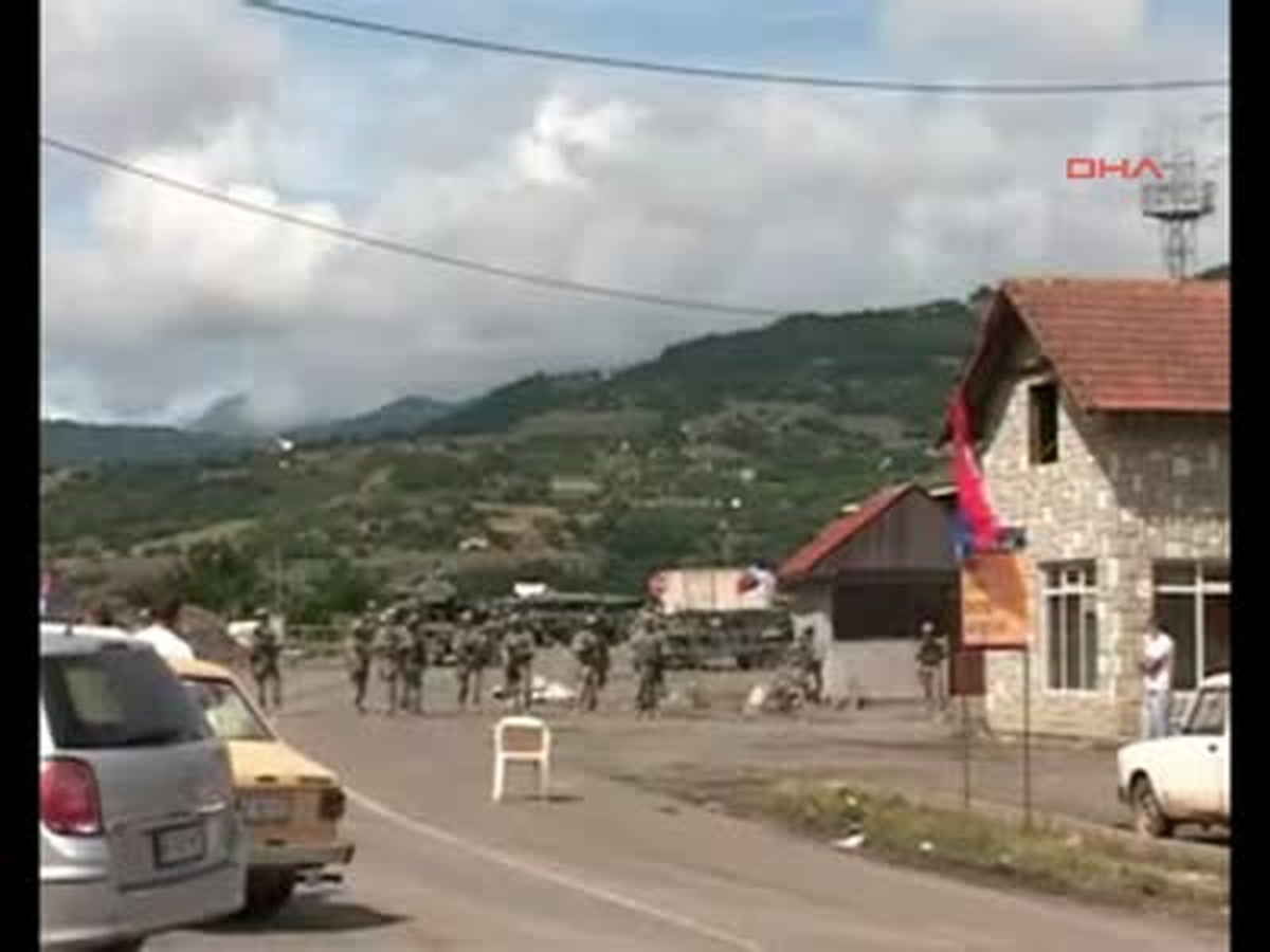 Kosova\'nın Kuzeyinde Sırplar Yine Yol Kapattı