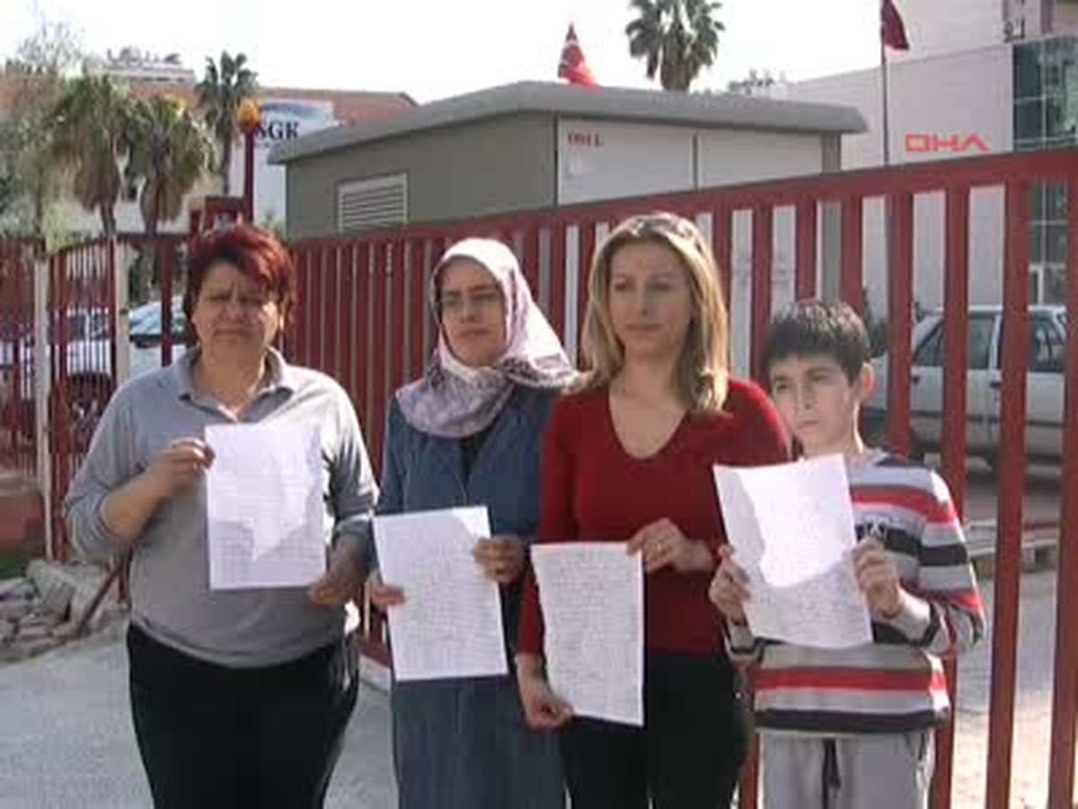 Öğrencilerine Ceza Veren Öğretmen \'Yanlış Yöntem Kabul Ediyorum"