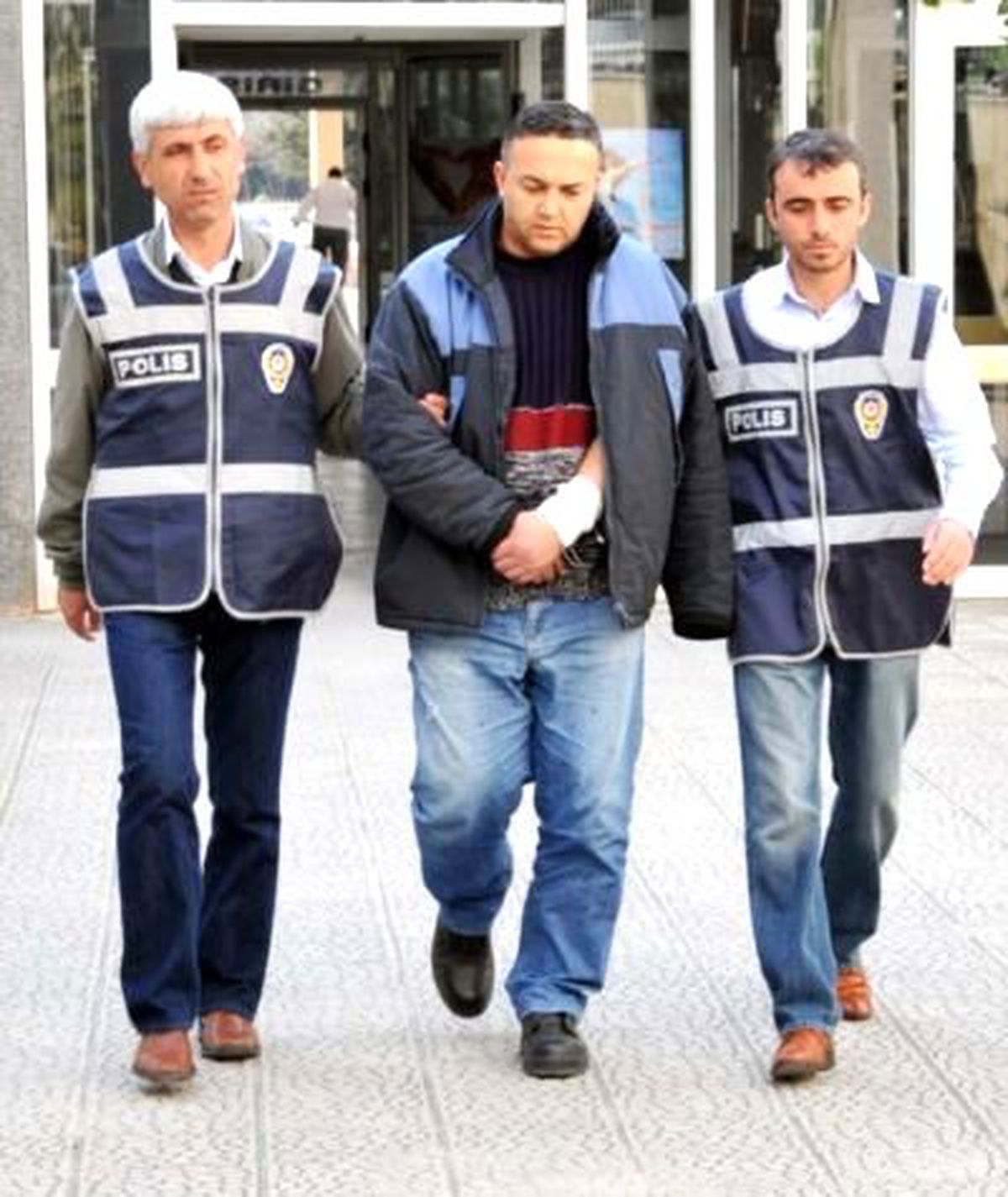 Öldürdüğü Sevgilisinin Başında 4 Saat Kan Kaybından Ölmeyi Bekledi