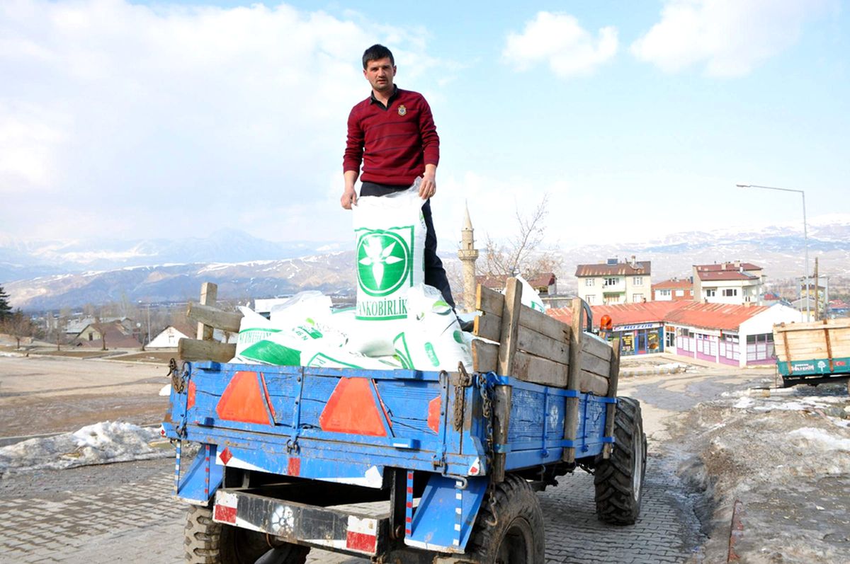 Pancar Üreticilerine Gübre Dağıtımı Başladı