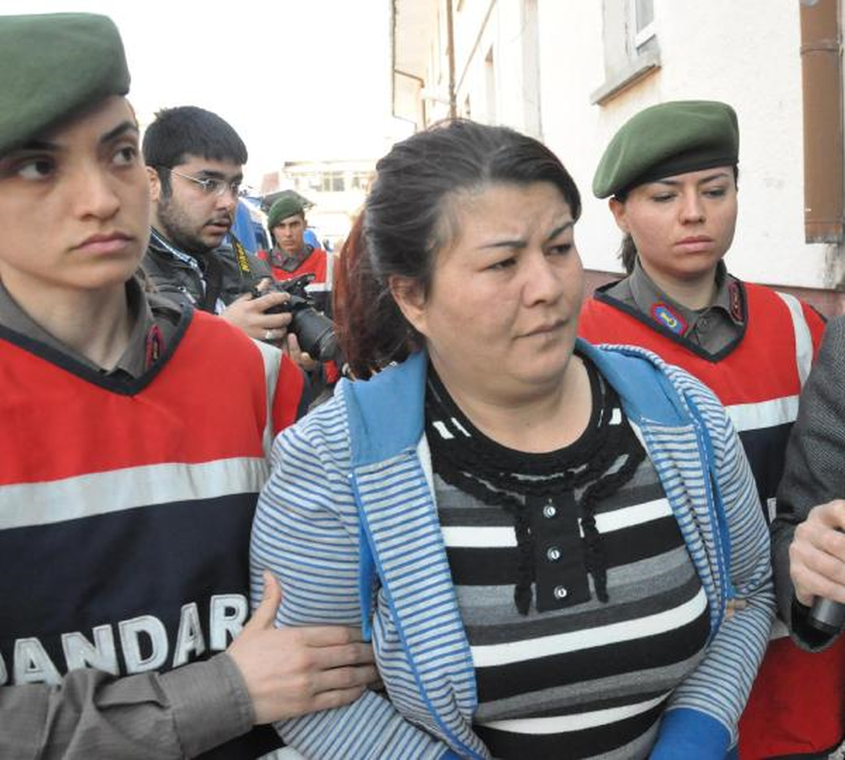 Pazarcı Eşini 2 Kardeşiyle Mirası İçin Öldürmüş
