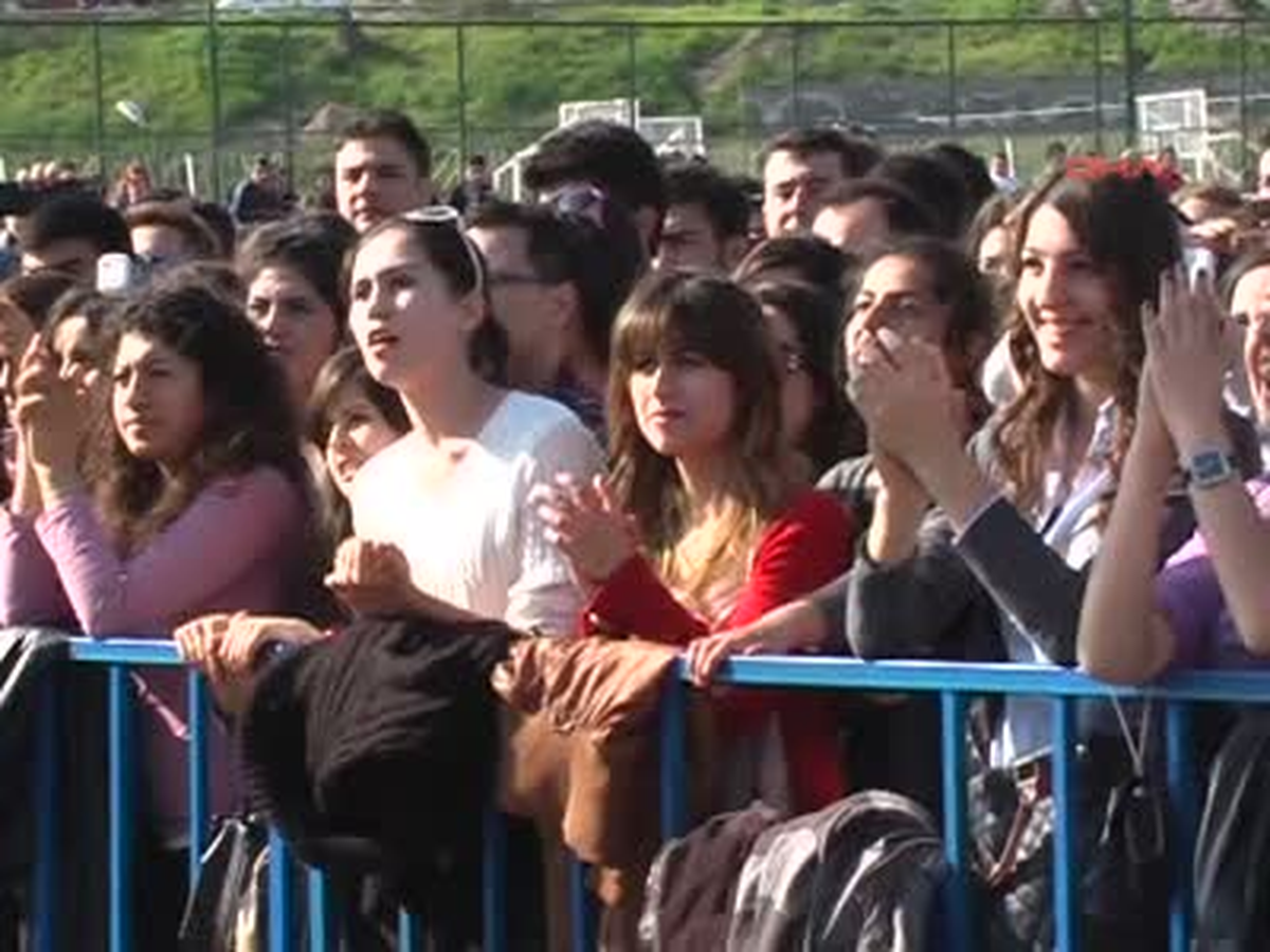 Üniversitede Pinhani Konseri