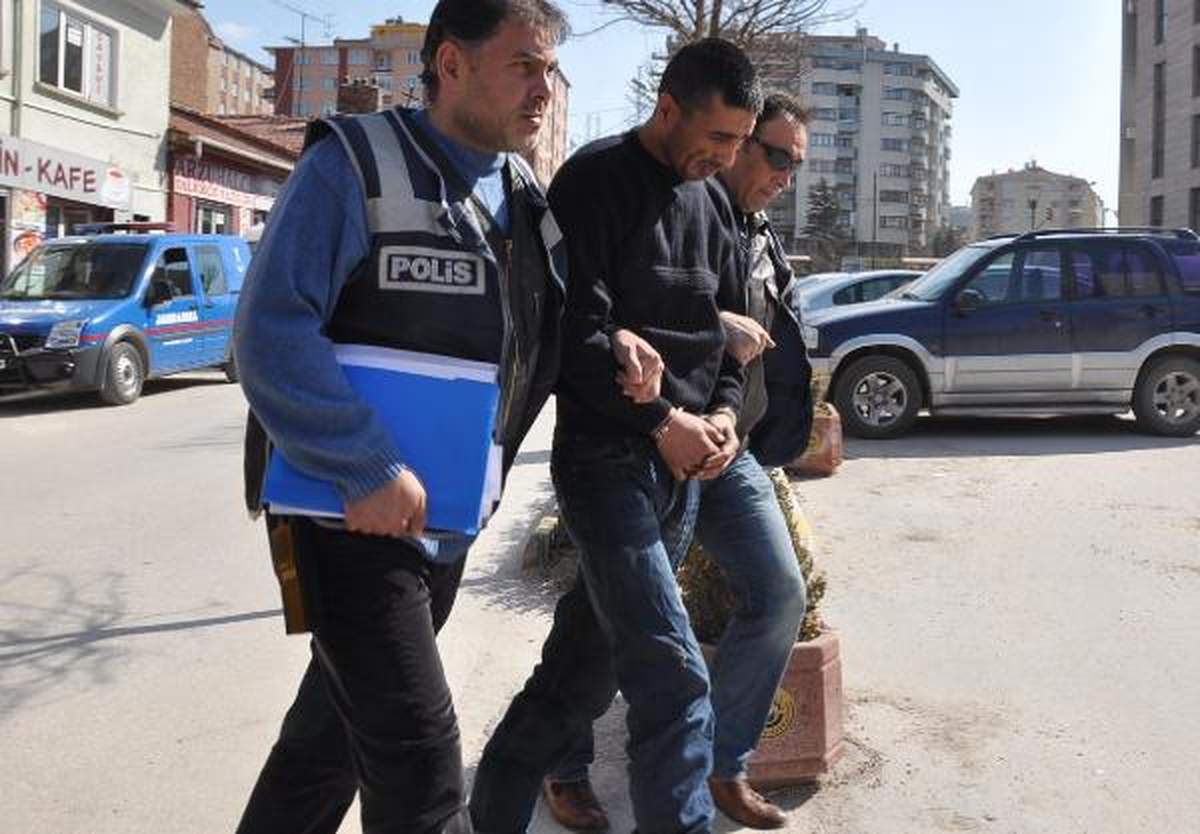 Plastik Kelepçeli Gaspçı Yakalandı